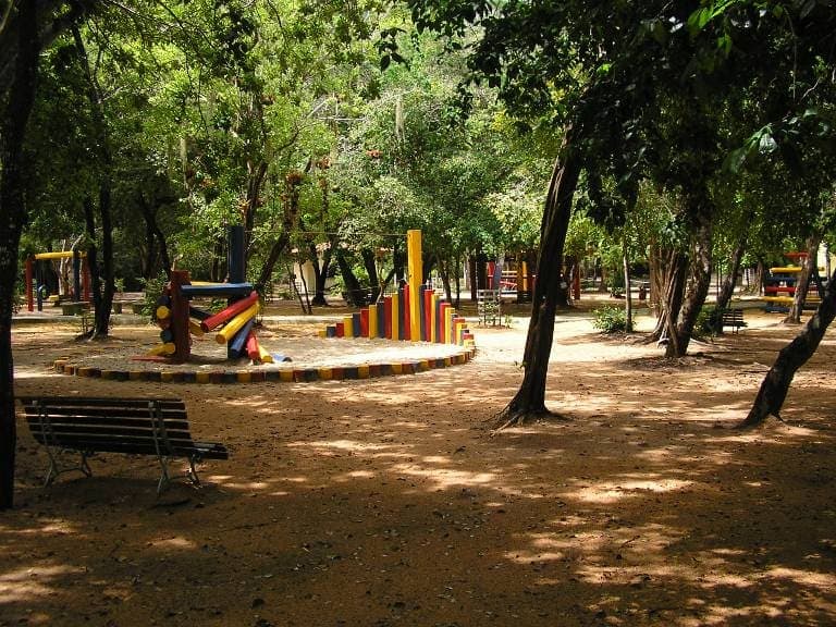 Parque infantil no Parque das Dunas, em Natal, Rio Grande do Norte